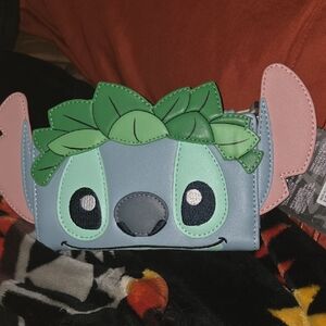 Loungefly Disney Stitch Hula Snappy Wallet